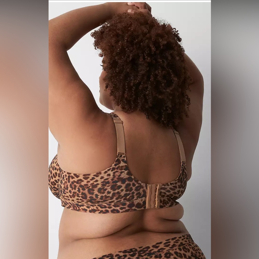 🌻 Cacique Comfort Bliss Lightly Lined Plunge Bra NWT - Picture 4 of 9